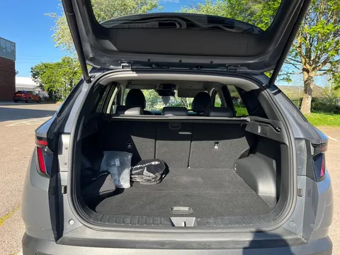 EN24RJY Hyundai Tucson 1.6T Plug-in Hybrid Premium 5dr 4WD Auto Thumbnail #16