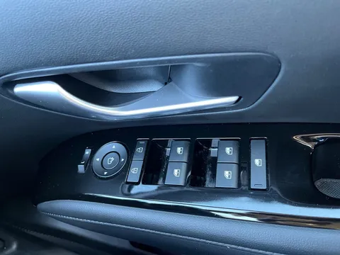 EN24RJY Hyundai Tucson 1.6T Plug-in Hybrid Premium 5dr 4WD Auto Thumbnail #19