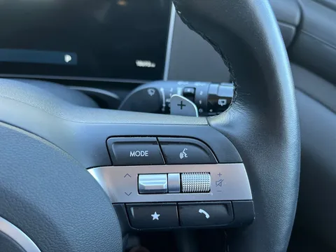 EN24RJY Hyundai Tucson 1.6T Plug-in Hybrid Premium 5dr 4WD Auto Thumbnail #22