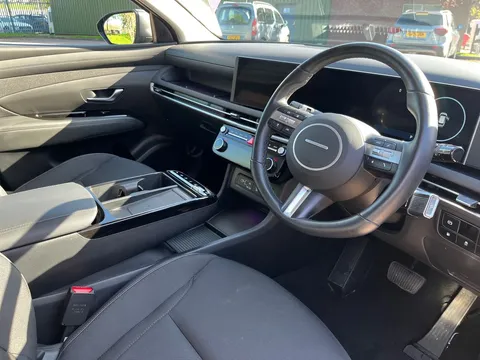 EN24RJY Hyundai Tucson 1.6T Plug-in Hybrid Premium 5dr 4WD Auto Thumbnail #33