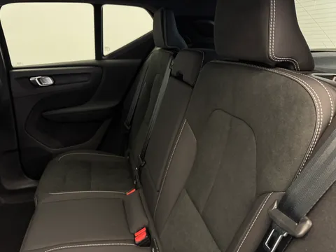 DY75MPF Volvo XC40 2.0 B3P Plus Dark 5dr Auto Thumbnail #11