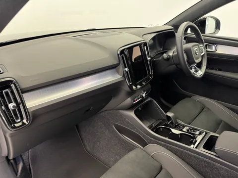 DY75MPF Volvo XC40 2.0 B3P Plus Dark 5dr Auto Thumbnail #10