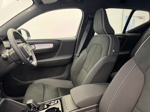 DY75MPF Volvo XC40 2.0 B3P Plus Dark 5dr Auto Thumbnail #9