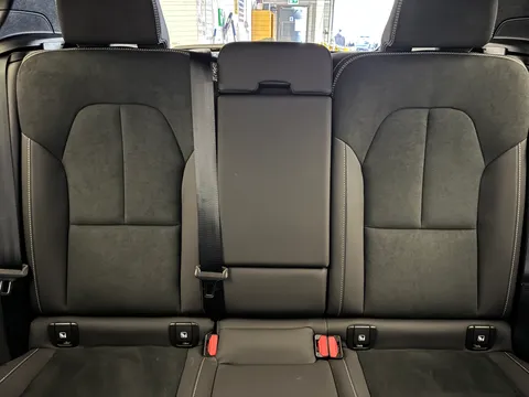 DY75MPF Volvo XC40 2.0 B3P Plus Dark 5dr Auto Thumbnail #15