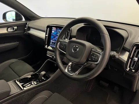 DY75MPF Volvo XC40 2.0 B3P Plus Dark 5dr Auto Thumbnail #20