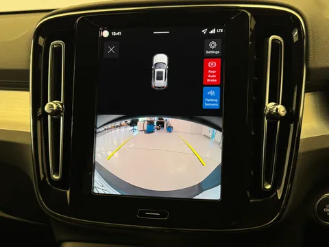 DY75MPF Volvo XC40 2.0 B3P Plus Dark 5dr Auto Thumbnail #27