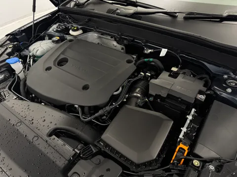 DY75MPF Volvo XC40 2.0 B3P Plus Dark 5dr Auto Thumbnail #31