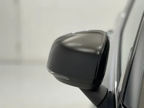 DY75MPF Volvo XC40 2.0 B3P Plus Dark 5dr Auto Thumbnail #32