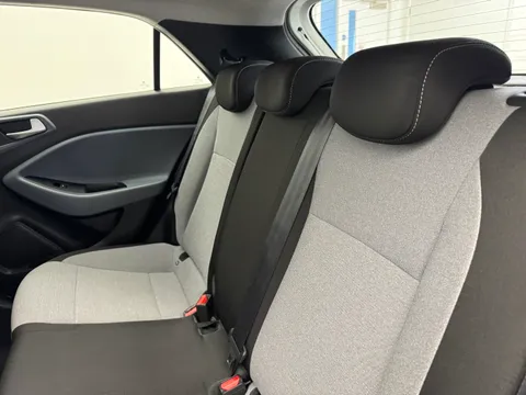 11 of 36 for HYUNDAI I20 1.2 Blue Drive SE 5dr