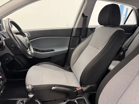 12 of 36 for HYUNDAI I20 1.2 Blue Drive SE 5dr