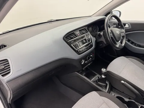 15 of 36 for HYUNDAI I20 1.2 Blue Drive SE 5dr