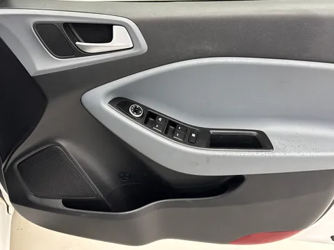 17 of 36 for HYUNDAI I20 1.2 Blue Drive SE 5dr