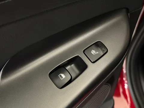 FV72DXY Hyundai Kona 1.6 GDi Hybrid Ultimate 5dr DCT Thumbnail #12