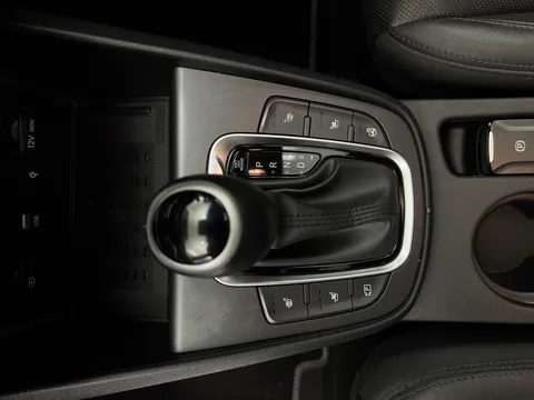 FV72DXY Hyundai Kona 1.6 GDi Hybrid Ultimate 5dr DCT Thumbnail #16