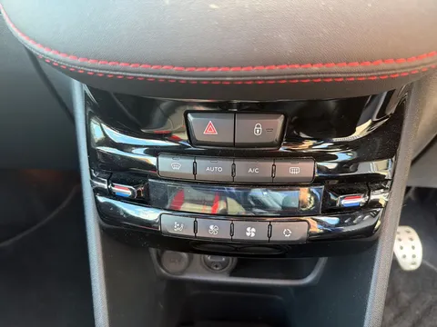 NG17UEB Peugeot 208 1.6 THP GTi Prestige 3dr Thumbnail #17