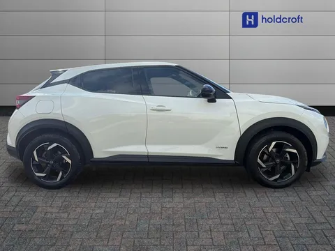 YH73MFU Nissan Juke 1.6 Hybrid N-Connecta 5dr Auto Thumbnail #3