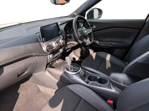 YH73MFU Nissan Juke 1.6 Hybrid N-Connecta 5dr Auto Thumbnail #11