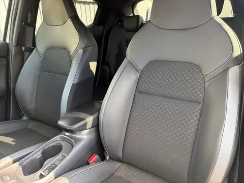 YH73MFU Nissan Juke 1.6 Hybrid N-Connecta 5dr Auto Thumbnail #17