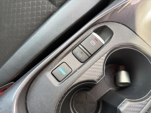 YH73MFU Nissan Juke 1.6 Hybrid N-Connecta 5dr Auto Thumbnail #25