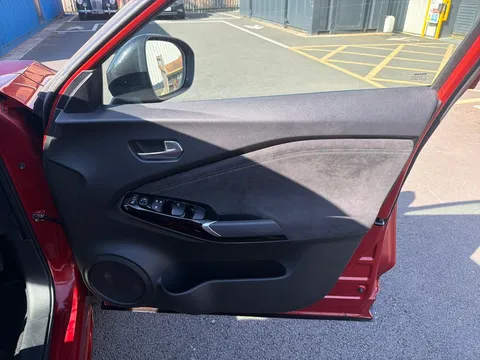 EY22LXS Nissan Juke 1.0 DiG-T 114 Tekna+ 5dr DCT Thumbnail #18