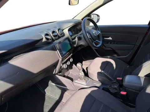DY72VLB Dacia Duster 1.3 TCe 150 Comfort 5dr EDC Thumbnail #4