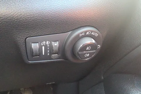 YF23RVP Jeep Compass 1.5 T4 e-Torque Hybrid Limited 5dr DCT Thumbnail #23