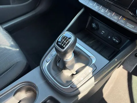 DN23AWM Hyundai Kona 1.0 TGDi 48V MHEV Premium 5dr Thumbnail #13