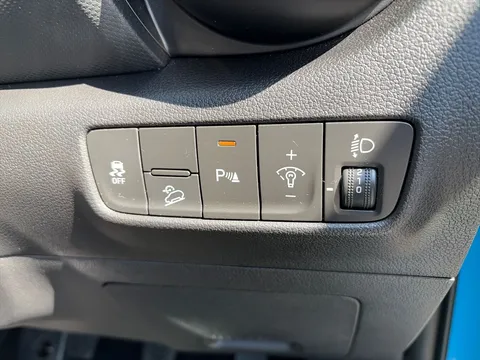 DN23AWM Hyundai Kona 1.0 TGDi 48V MHEV Premium 5dr Thumbnail #24