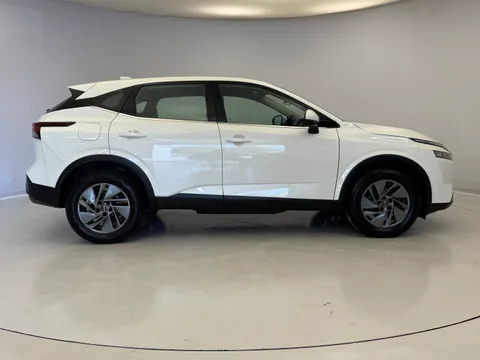 DS72MUO Nissan Qashqai 1.3 DiG-T MH Acenta Premium 5dr Thumbnail #11