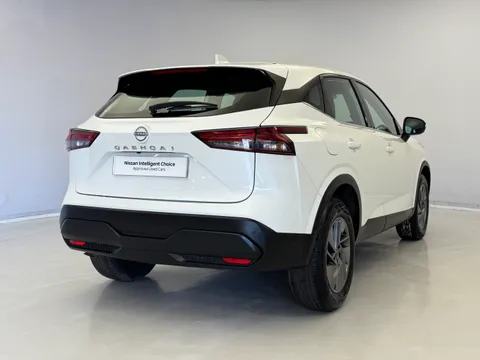 DS72MUO Nissan Qashqai 1.3 DiG-T MH Acenta Premium 5dr Thumbnail #7