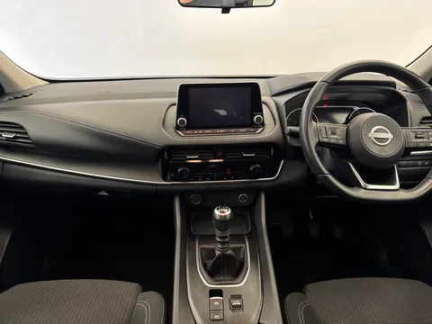 DS72MUO Nissan Qashqai 1.3 DiG-T MH Acenta Premium 5dr Thumbnail #3