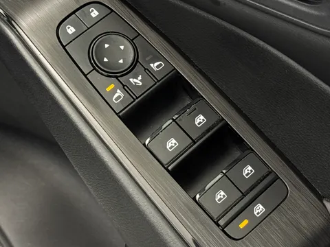 DS72MUO Nissan Qashqai 1.3 DiG-T MH Acenta Premium 5dr Thumbnail #20