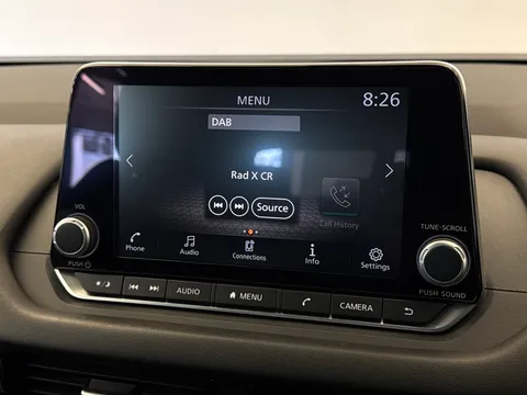 DS72MUO Nissan Qashqai 1.3 DiG-T MH Acenta Premium 5dr Thumbnail #24