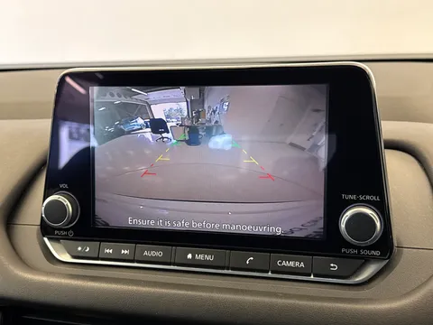 DS72MUO Nissan Qashqai 1.3 DiG-T MH Acenta Premium 5dr Thumbnail #25