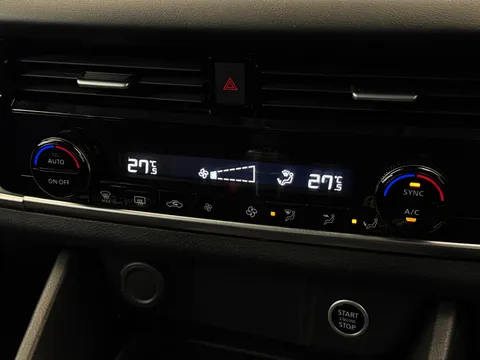 DS72MUO Nissan Qashqai 1.3 DiG-T MH Acenta Premium 5dr Thumbnail #26