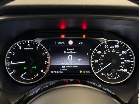 DS72MUO Nissan Qashqai 1.3 DiG-T MH Acenta Premium 5dr Thumbnail #27