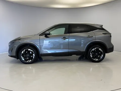 DL74FGA Nissan Qashqai 1.3 DiG-T MH N-Connecta [Glass Roof] 5dr Thumbnail #7