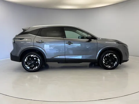 DL74FGA Nissan Qashqai 1.3 DiG-T MH N-Connecta [Glass Roof] 5dr Thumbnail #8