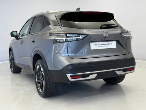 DL74FGA Nissan Qashqai 1.3 DiG-T MH N-Connecta [Glass Roof] 5dr Thumbnail #11