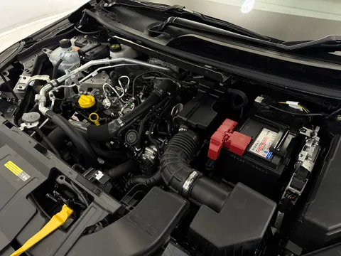 DL74FGA Nissan Qashqai 1.3 DiG-T MH N-Connecta [Glass Roof] 5dr Thumbnail #30