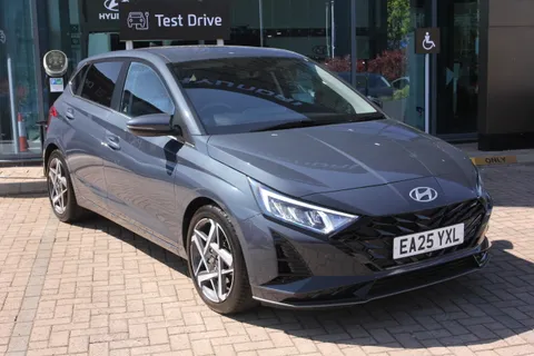 EA25YXL Hyundai i20 1.0T GDi Premium 5dr Thumbnail #2