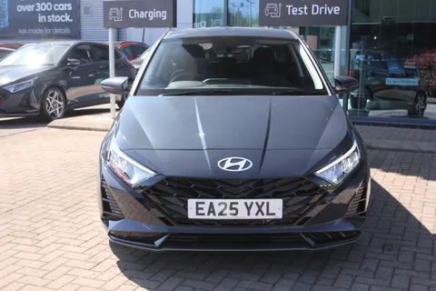 EA25YXL Hyundai i20 1.0T GDi Premium 5dr Thumbnail #3