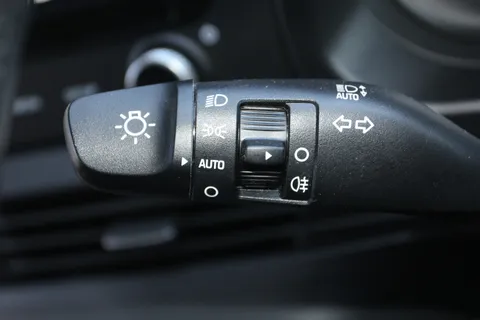EA25YXL Hyundai i20 1.0T GDi Premium 5dr Thumbnail #21