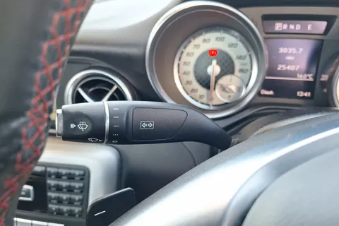 MV65OGF Mercedes-Benz Slk SLK 250 CDI AMG Sport 2dr Tip Auto Thumbnail #15