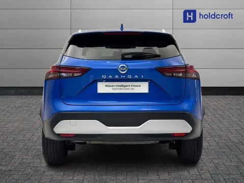 DN72OUM Nissan Qashqai 1.3 DiG-T MH 158 N-Connecta 5dr Xtronic Thumbnail #6