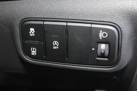 DG22LXF Hyundai i20 1.0T GDi 48V MHD SE Connect 5dr Thumbnail #14
