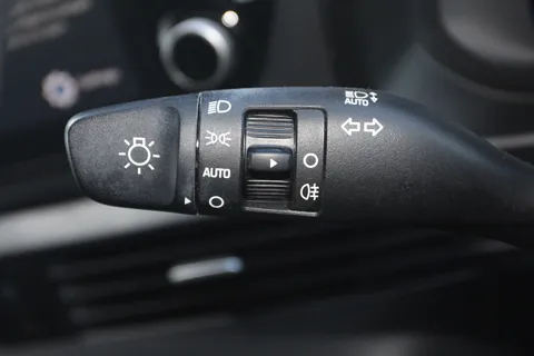 DG22LXF Hyundai i20 1.0T GDi 48V MHD SE Connect 5dr Thumbnail #18
