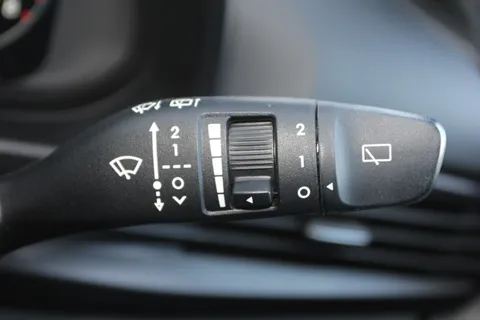 DG22LXF Hyundai i20 1.0T GDi 48V MHD SE Connect 5dr Thumbnail #19