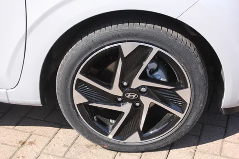 MV26WXH Hyundai i10 1.2 [79] Premium 5dr Auto [Nav] Thumbnail #6