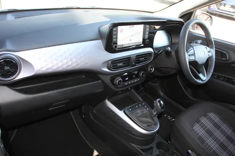 MV26WXH Hyundai i10 1.2 [79] Premium 5dr Auto [Nav] Thumbnail #9